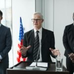 Para Demissão Humanizada: Como desligar colaboradores com respeito, é fundamental adotar uma abordagem empática e transparent