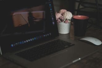 Como a tecnologia está transformando a educação no mundo — como a tecnologia está transformando a educação no mundo | CaderNo