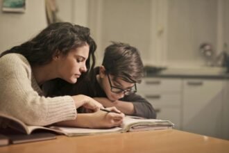 Dificuldade de Aprendizagem: Guia Definitivo para Pais e Educadores Transformarem Desafios em Sucesso — como ajudar filho com