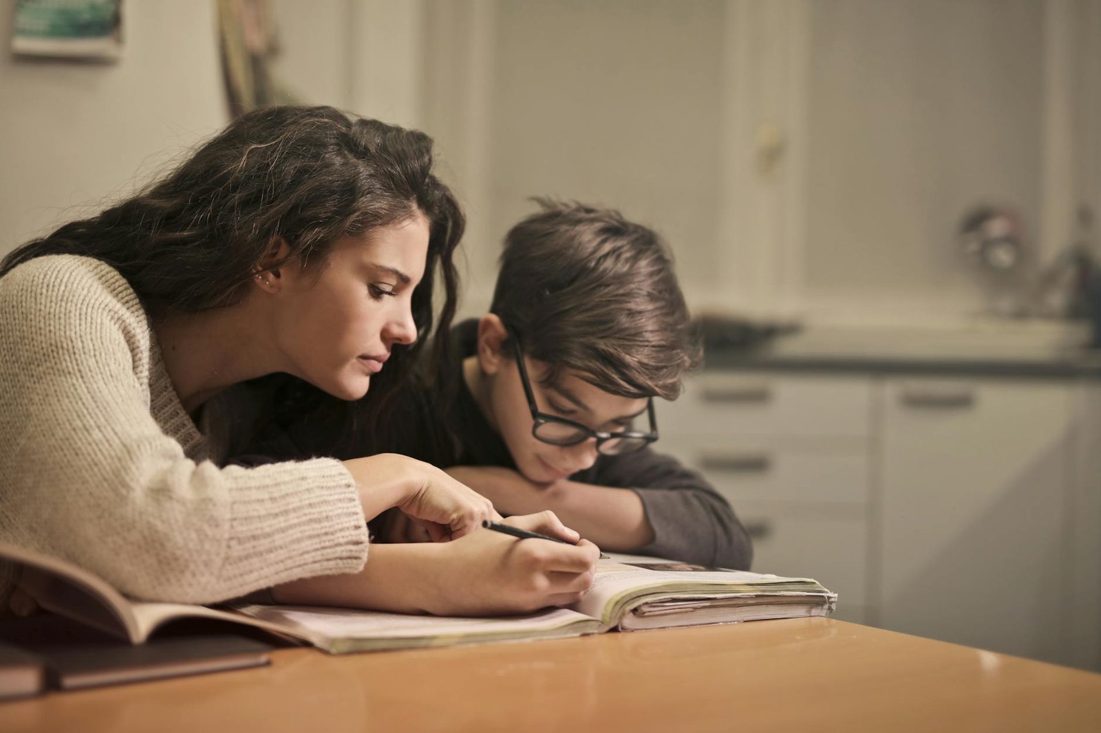 Dificuldade de Aprendizagem: Guia Definitivo para Pais e Educadores Transformarem Desafios em Sucesso — como ajudar filho com