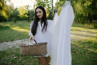 Como Cuidar de Roupas Delicadas: Guia Completo para Preservar Suas Peças Sem Estragar — como cuidar de roupas de tecido delic