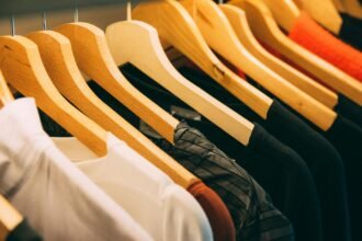 Guarda-Roupa Cápsula: Como Montar o Seu com Poucas Peças e Multiplicar Seus Looks — como montar um guarda-roupa cápsula com p