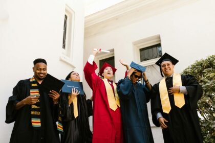 Bacharelado, Licenciatura e Graduação: Desvende as Diferenças e Escolha Seu Futuro — diferença entre graduação licenciatura e