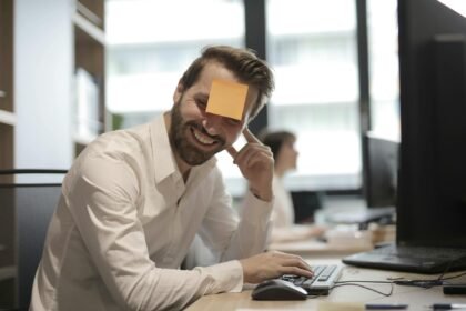 Inteligência Emocional no Trabalho: O Guia Definitivo para o Sucesso e Bem-Estar Profissional — inteligência emocional como d