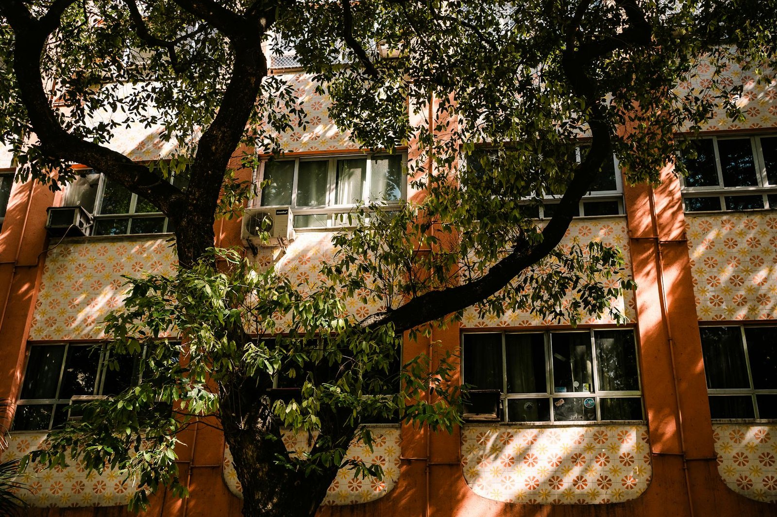 Isolamento Térmico Residencial: O Guia Completo para Reduzir Drasticamente Suas Contas de Energia — isolamento termico casa r