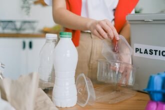 Transforme Sua Casa: Guia Definitivo para Reutilizar Embalagens Plásticas de Forma Criativa e Sustentável — reutilizar embala